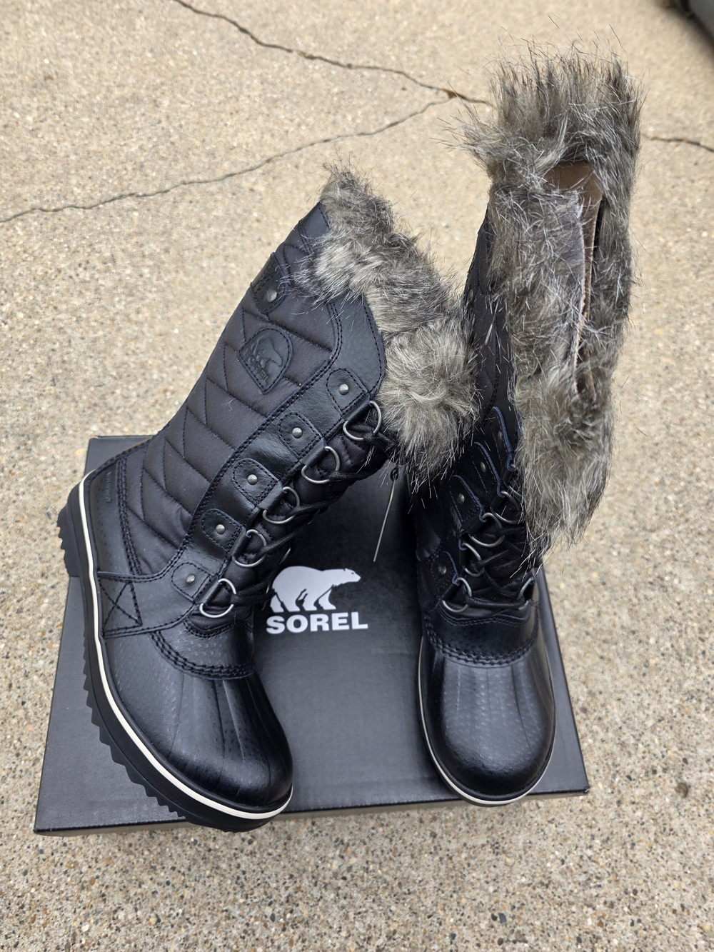 Sorel Women's Black Winter Boot with Faux Fur Trim Women 7